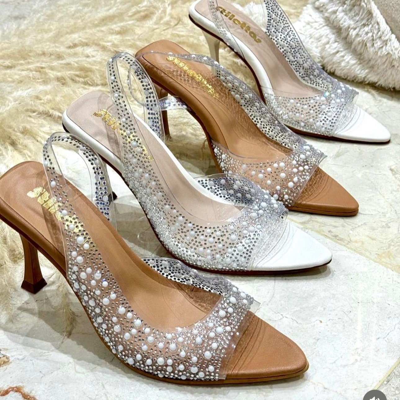 ANTONELLA TACONES
