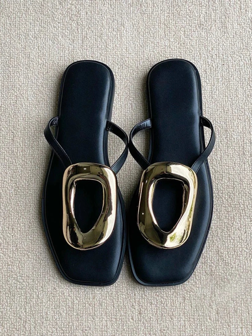GIN FLATS